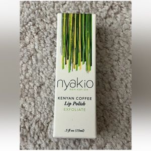 New In Box NYAKIO Kenyan Coffee Lip Scrub ~ Rare ⭐️